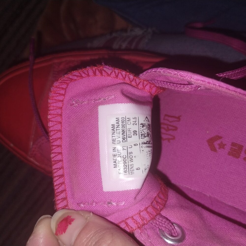 Unique Converse - Picture 5 of 5